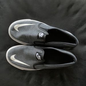 Nike slip on shoes